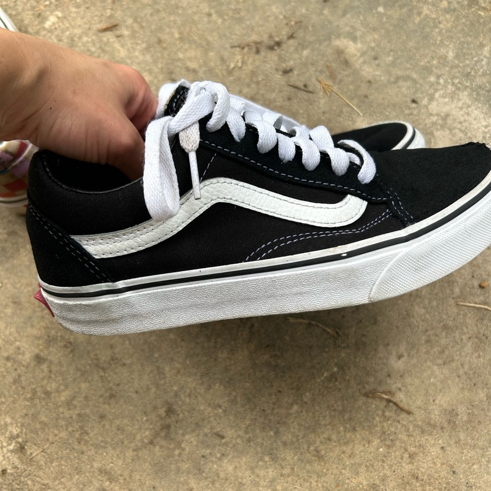 Black lace up vans